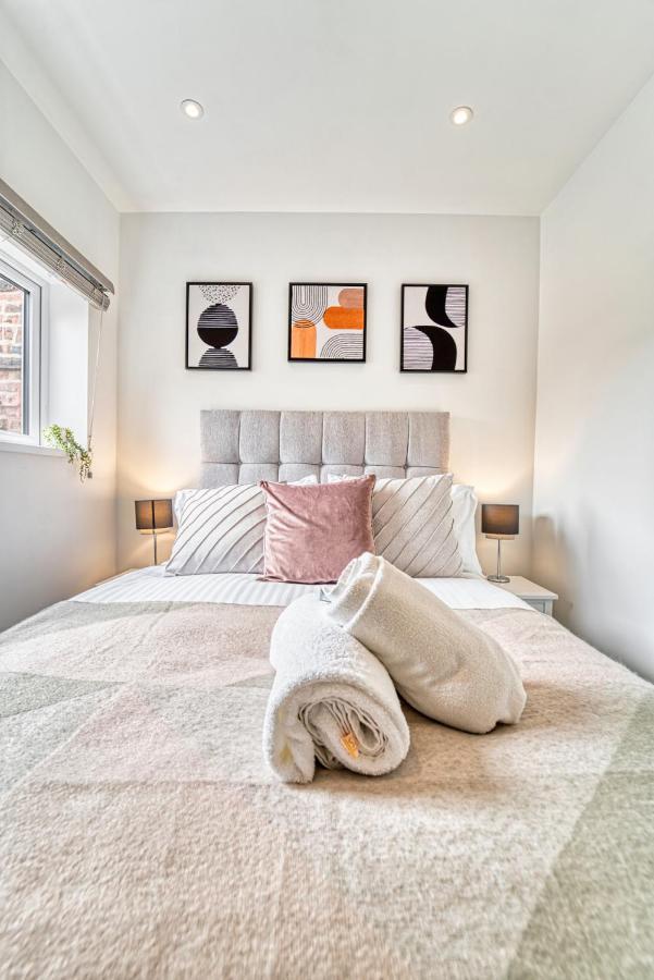 Host & Stay - Taylor Apartment Устър Екстериор снимка